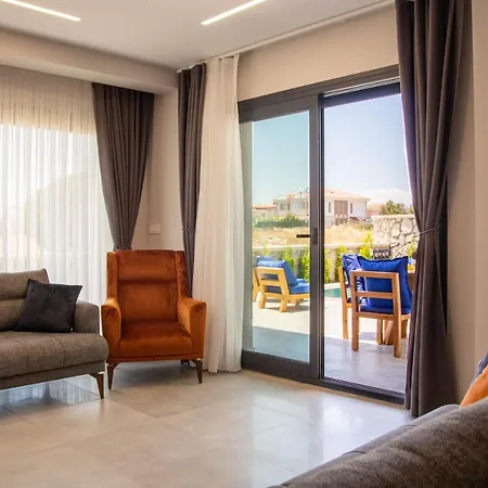 Lovely With Private Pool In Cesme Отель