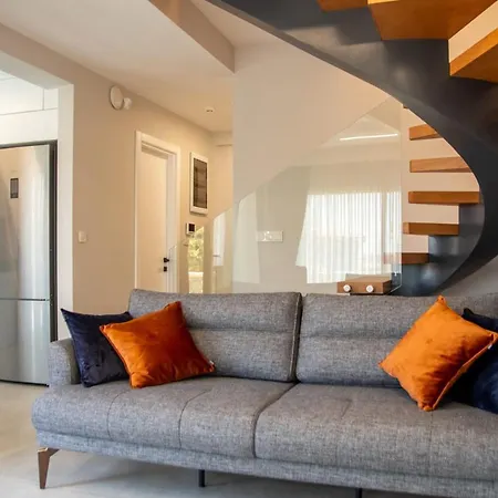 Lovely With Private Pool In Cesme Отель